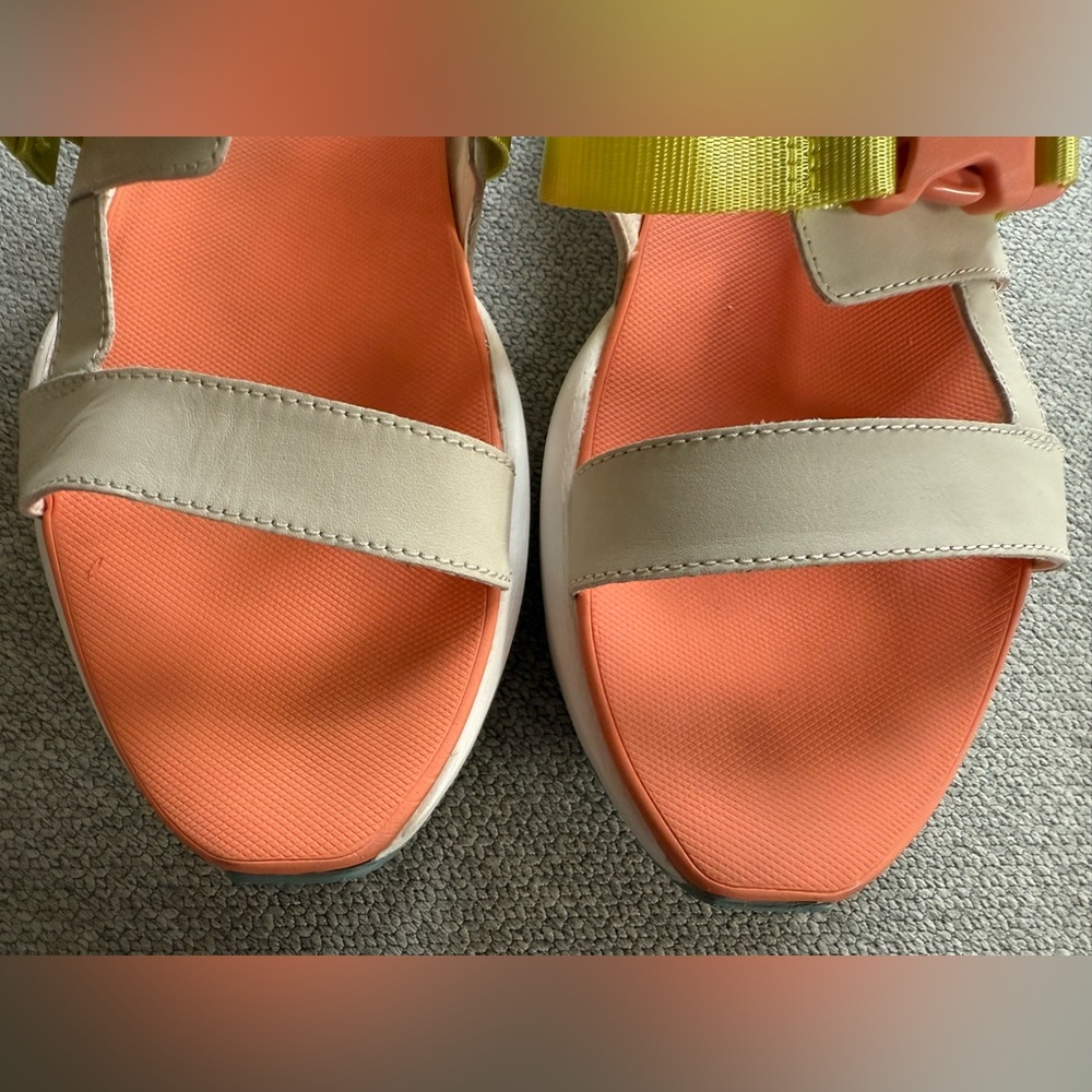 Sorel Women’s Kinetic Impact Sling Sandals (Sz. 9.5) - Picture 11 of 12